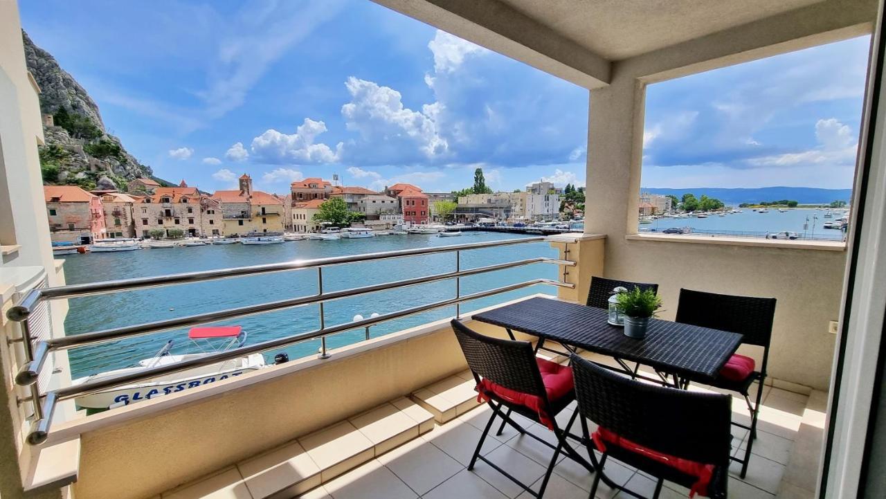 Mitra Zonata Blue Apartment โอมิช ภายนอก รูปภาพ