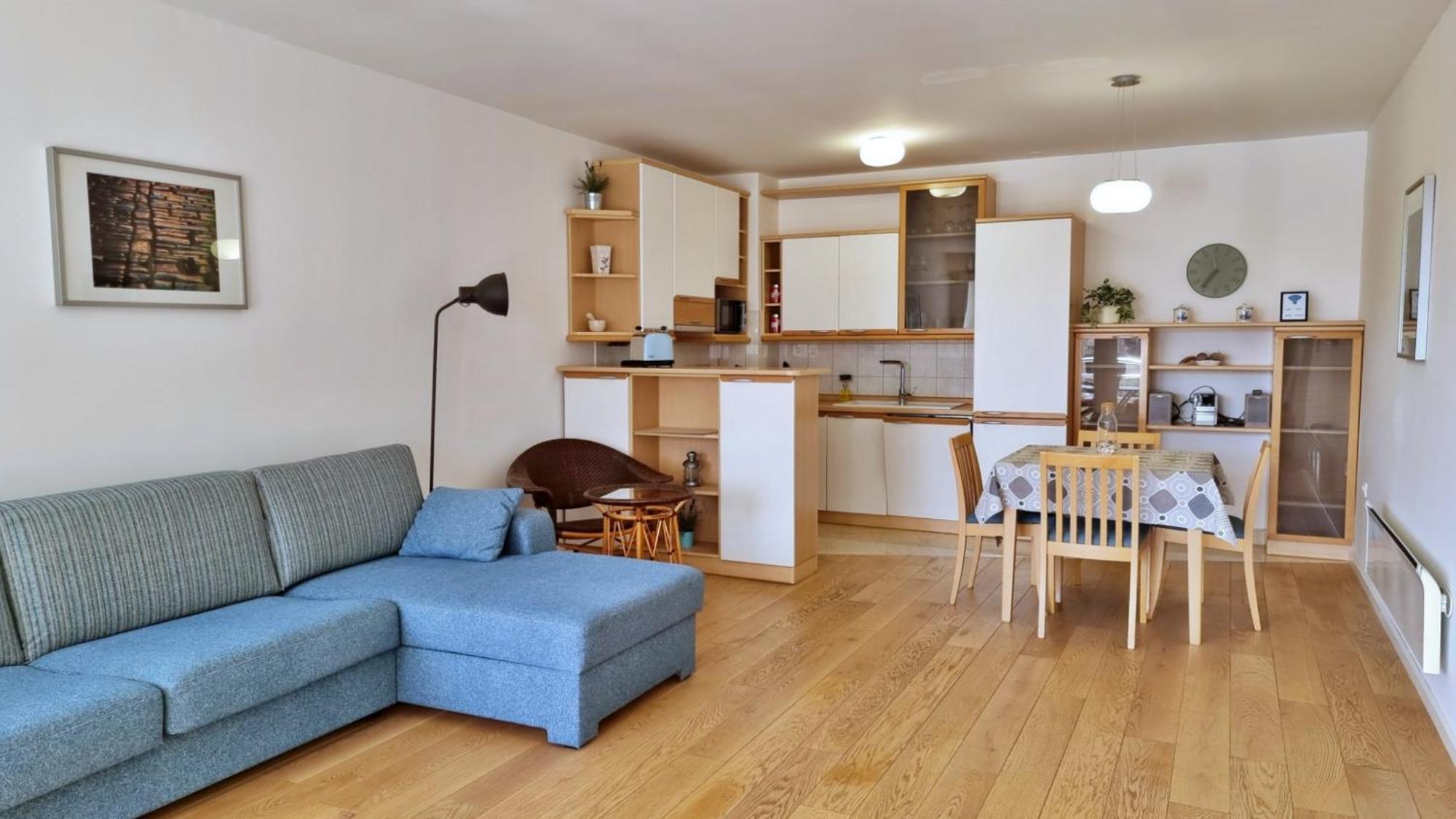 Mitra Zonata Blue Apartment โอมิช ภายนอก รูปภาพ