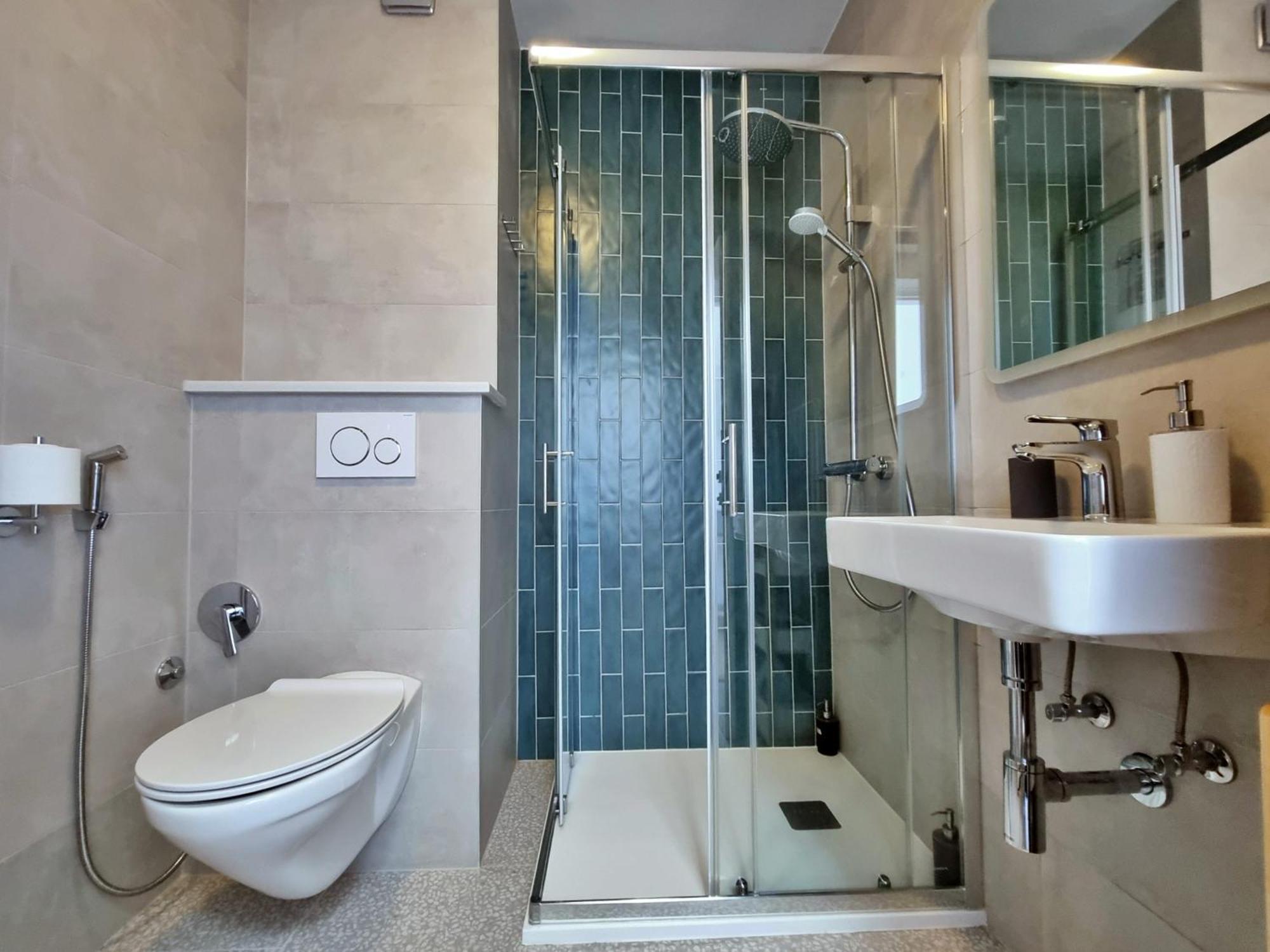 Mitra Zonata Blue Apartment โอมิช ภายนอก รูปภาพ