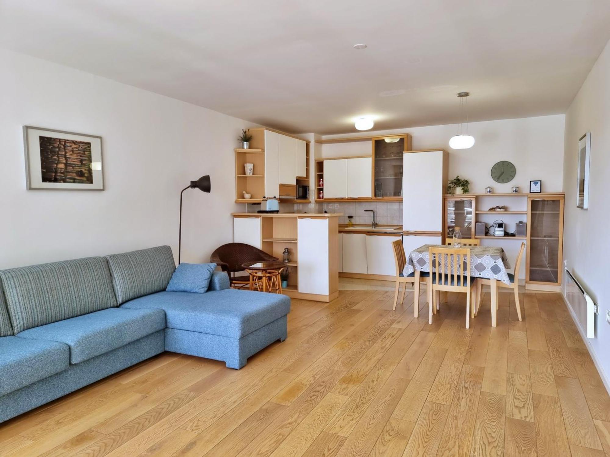 Mitra Zonata Blue Apartment โอมิช ภายนอก รูปภาพ