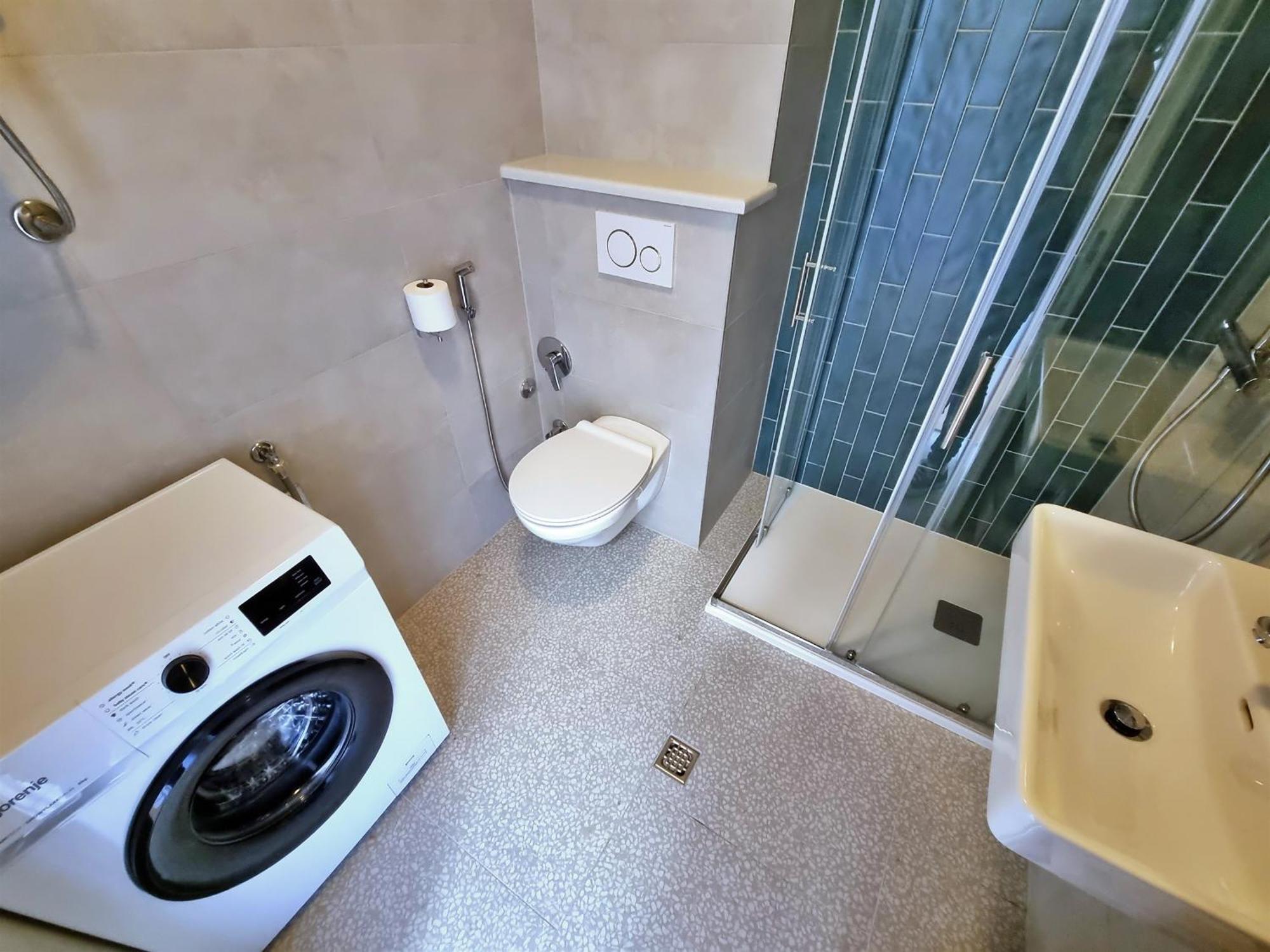 Mitra Zonata Blue Apartment โอมิช ภายนอก รูปภาพ