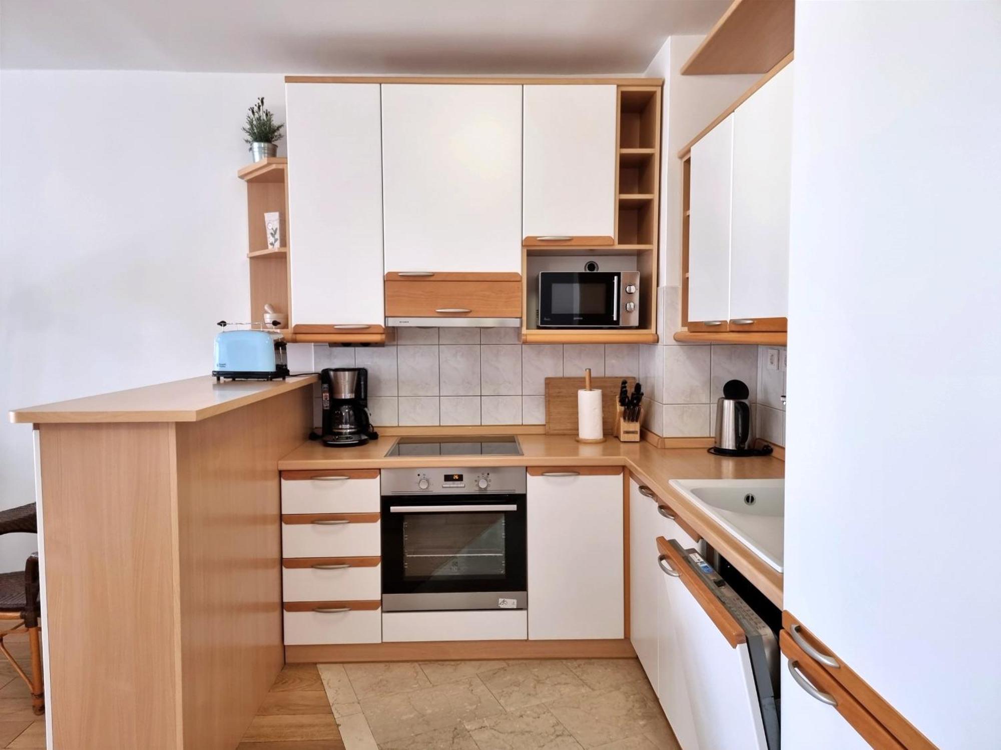 Mitra Zonata Blue Apartment โอมิช ภายนอก รูปภาพ