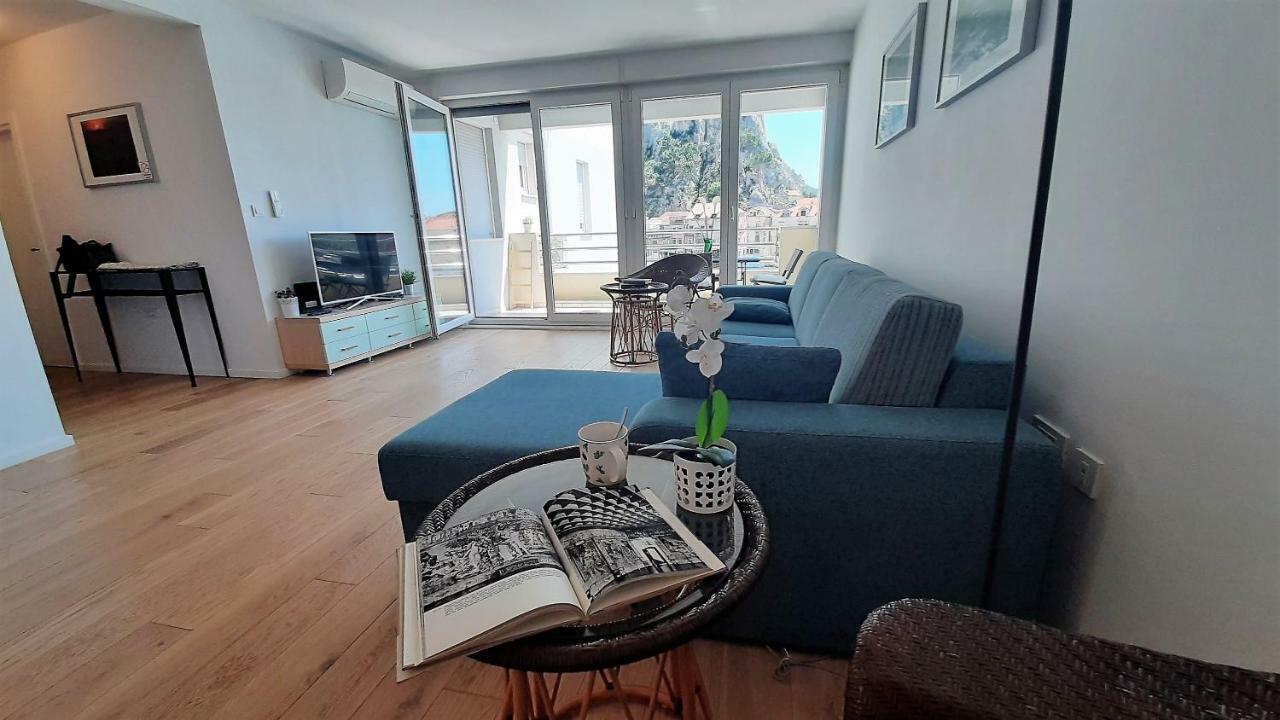 Mitra Zonata Blue Apartment โอมิช ภายนอก รูปภาพ